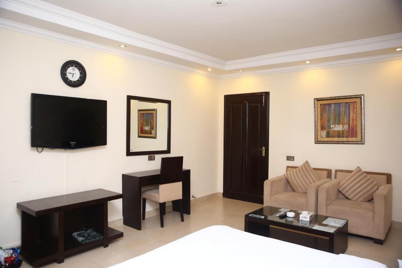 Hotel Safari Club 3 Bahria Town Rawalpindi Exterior foto